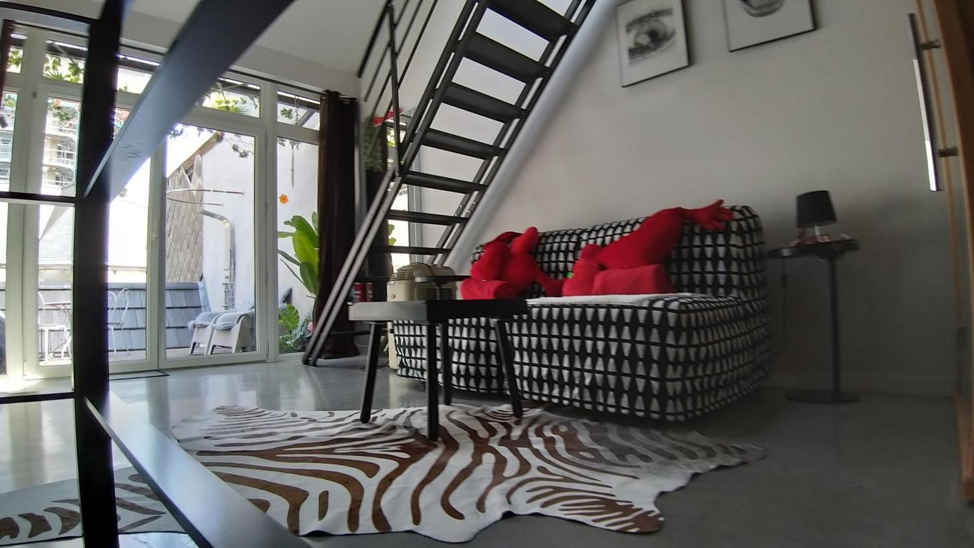 Wellness Loft With Sauna, Jacuzzi, Roof Terrace & Amazing View Appartement Antwerpen Buitenkant foto