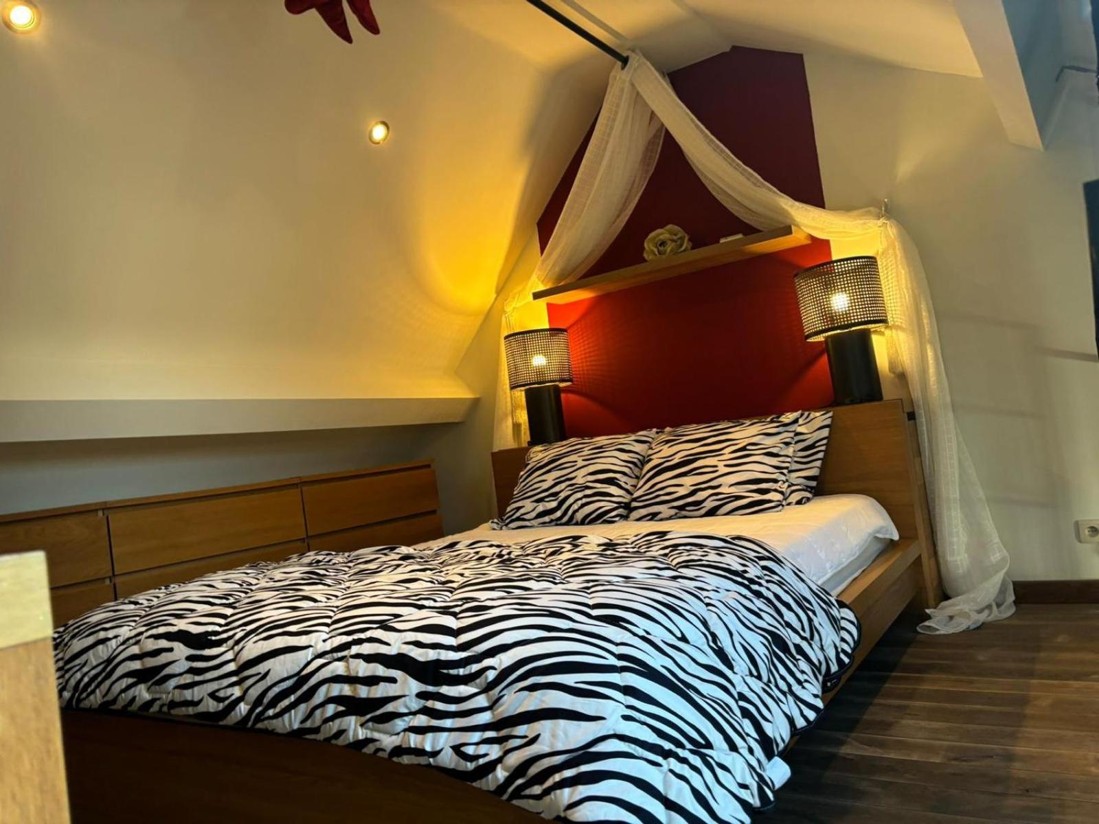 Wellness Loft With Sauna, Jacuzzi, Roof Terrace & Amazing View Appartement Antwerpen Buitenkant foto